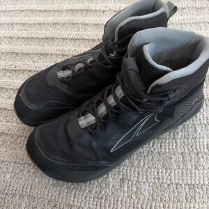 Men’s Altra Lone Peak ALL-WTHR Mid hiking shoes in black, size 11.5 (EU 46).